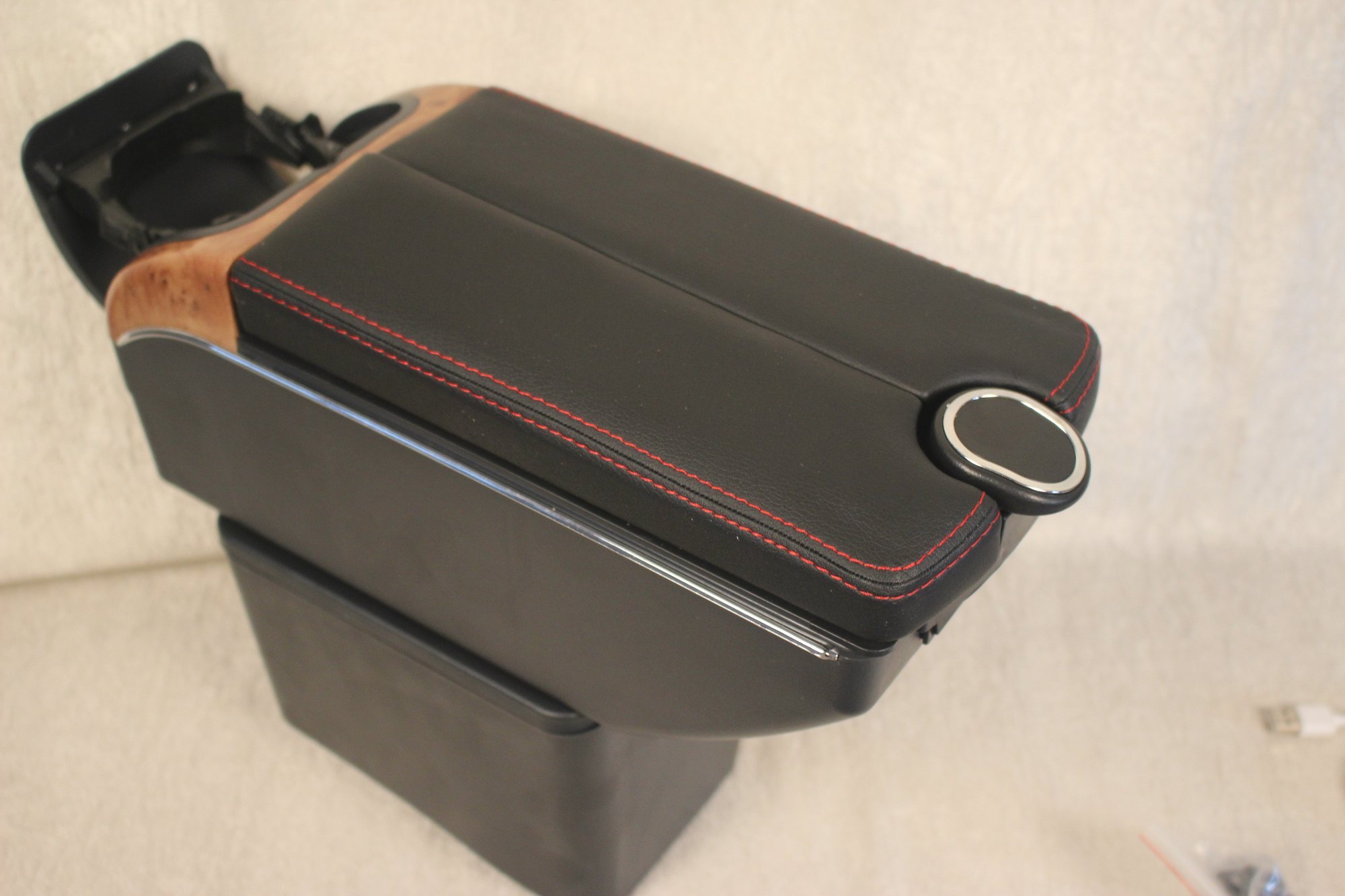 universal-luxury-car-armrest-mercedes-type Universal Luxury Car Armrest - Mercedes Type - Black - Image 1